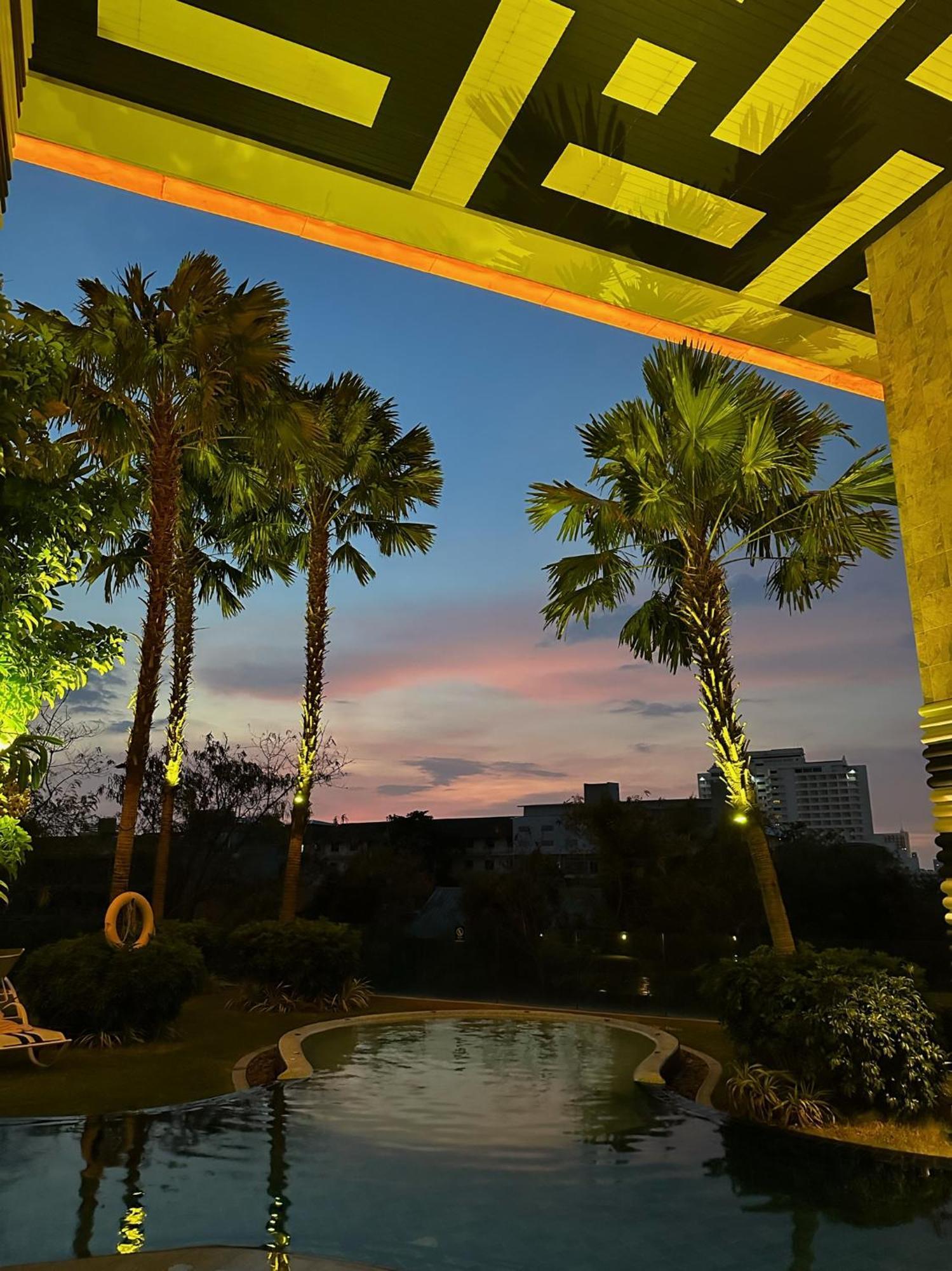 芭提雅高层海景奢华公寓the Riviera Jomtien生香家直达海滩2704 Exteriör bild